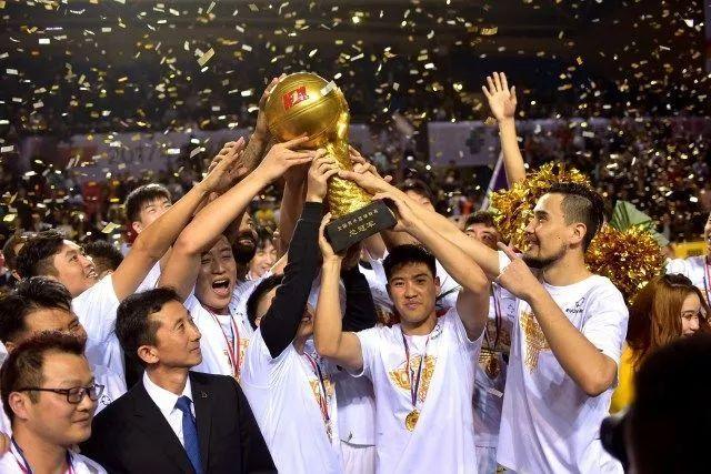 U17国足上半场领先阿森纳U17 赵松源闪耀全场